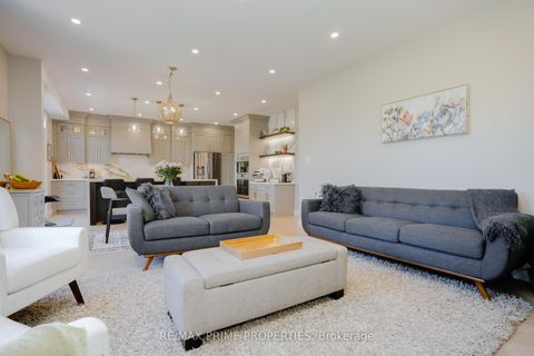 Photo 14 at 54 Vitlor Drive, Oak Ridges, Richmond Hill Photo 14 at 54 Vitlor Drive, Oak Ridges, Richmond Hill