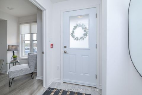 Photo 2 at 7 - 2179C Weston Road, Weston, Toronto