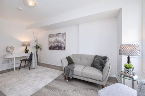 Photo 3 at 7 - 2179C Weston Road, Weston, Toronto