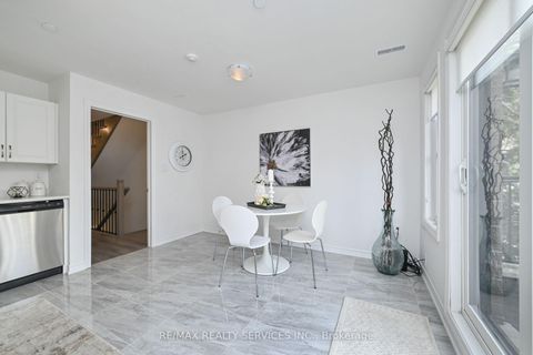 Photo 12 at 7 - 2179C Weston Road, Weston, Toronto