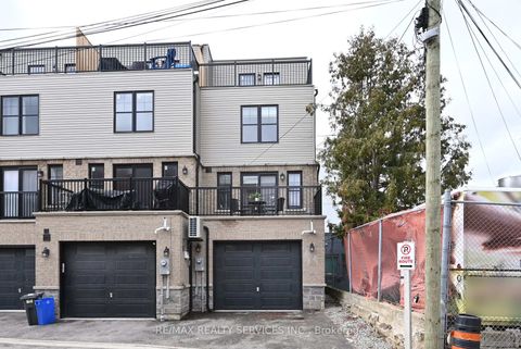 Photo 15 at 7 - 2179C Weston Road, Weston, Toronto