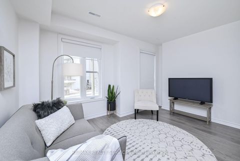 Photo 17 at 7 - 2179C Weston Road, Weston, Toronto