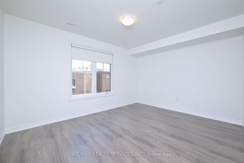 Photo 22 at 7 - 2179C Weston Road, Weston, Toronto