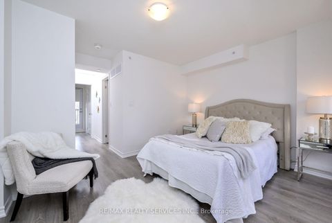 Photo 26 at 7 - 2179C Weston Road, Weston, Toronto