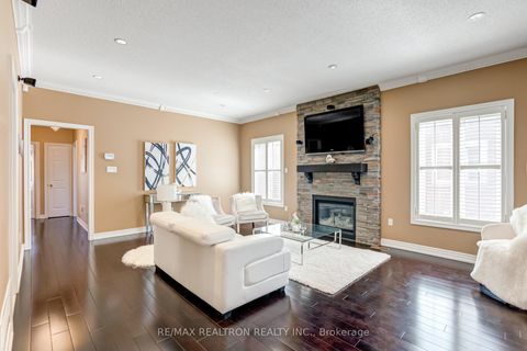 Photo 5 at 148 Solway Avenue, Maple, Vaughan