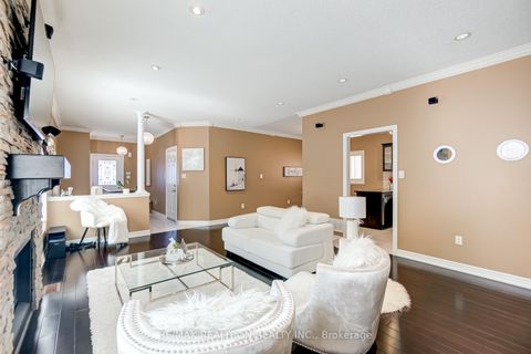 Photo 7 at 148 Solway Avenue, Maple, Vaughan