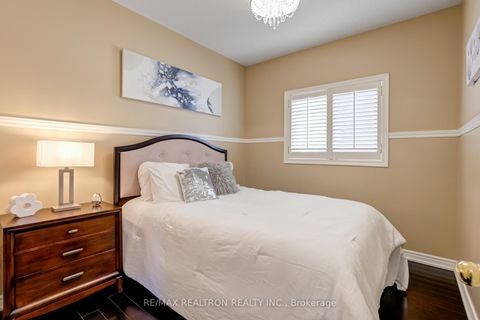 Photo 16 at 148 Solway Avenue, Maple, Vaughan