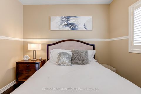 Photo 17 at 148 Solway Avenue, Maple, Vaughan