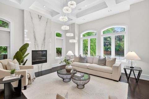Photo 7 at 29 Junewood Crescent, Windfields, Toronto