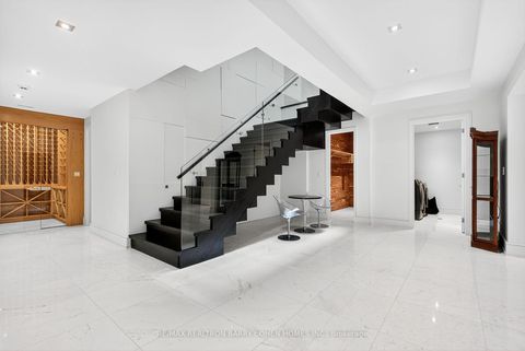 Photo 35 at 29 Junewood Crescent, Windfields, Toronto
