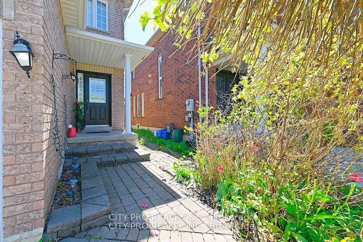 Photo 1 at 7302 Rosehurst Drive, Lisgar, Mississauga