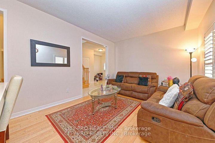 Photo 6 at 7302 Rosehurst Drive, Lisgar, Mississauga