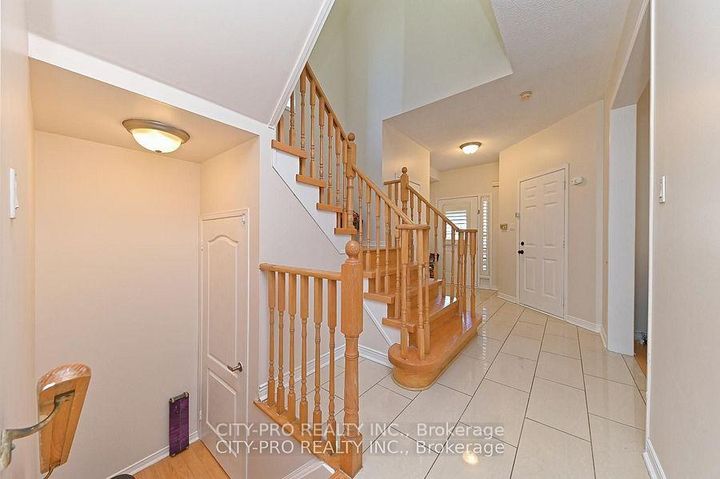 Photo 8 at 7302 Rosehurst Drive, Lisgar, Mississauga