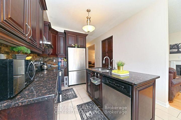 Photo 12 at 7302 Rosehurst Drive, Lisgar, Mississauga