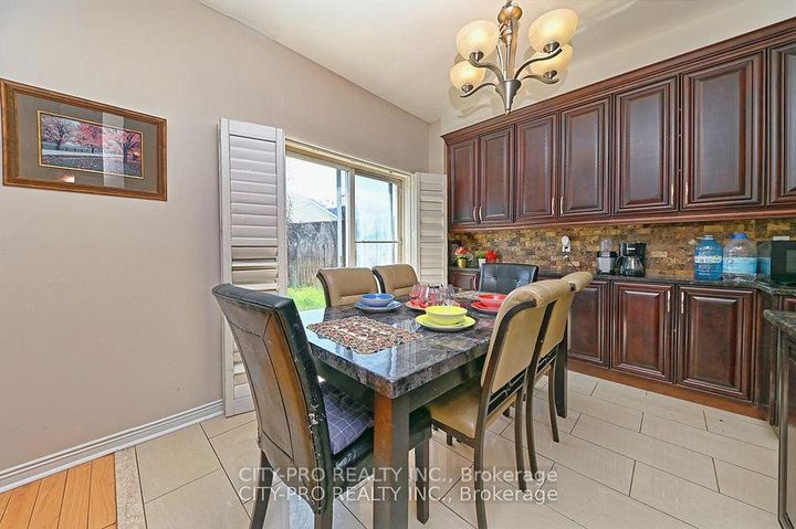 Photo 15 at 7302 Rosehurst Drive, Lisgar, Mississauga