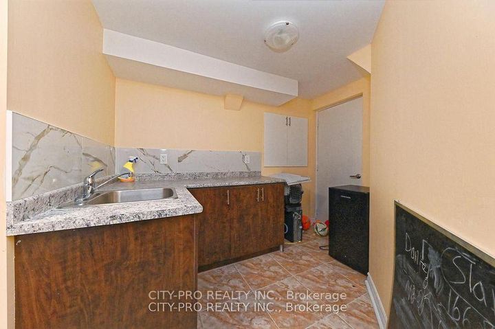 Photo 34 at 7302 Rosehurst Drive, Lisgar, Mississauga