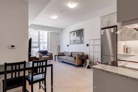 Photo 5 at 615 - 10 Gatineau Drive, Beverley Glen, Vaughan