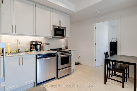 Photo 8 at 615 - 10 Gatineau Drive, Beverley Glen, Vaughan