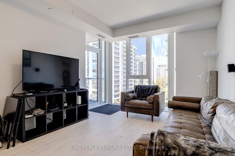 Photo 10 at 615 - 10 Gatineau Drive, Beverley Glen, Vaughan