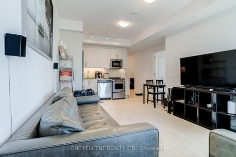 Photo 13 at 615 - 10 Gatineau Drive, Beverley Glen, Vaughan