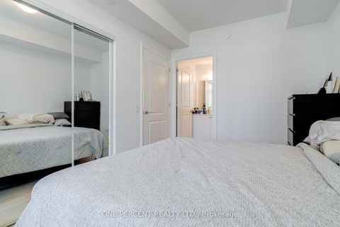 Photo 15 at 615 - 10 Gatineau Drive, Beverley Glen, Vaughan