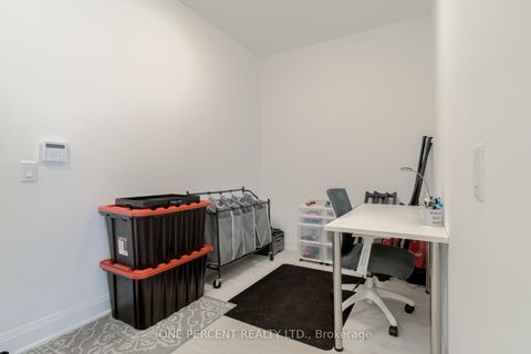 Photo 18 at 615 - 10 Gatineau Drive, Beverley Glen, Vaughan