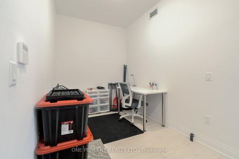 Photo 19 at 615 - 10 Gatineau Drive, Beverley Glen, Vaughan