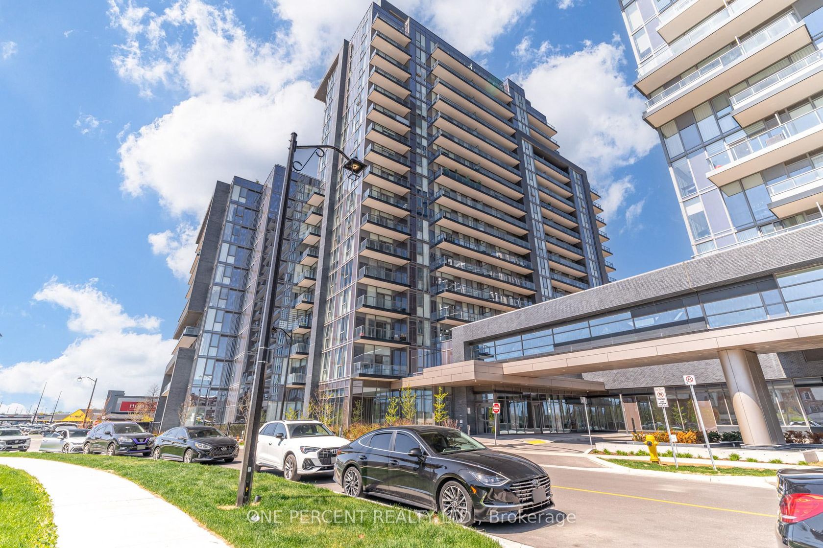 615 - 10 Gatineau Drive, Beverley Glen, Vaughan 