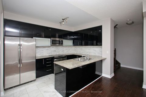 Photo 3 at 19 - 7 Brighton Place, Yorkhill, Vaughan