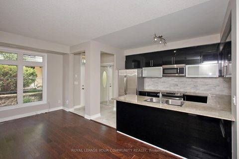 Photo 9 at 19 - 7 Brighton Place, Yorkhill, Vaughan