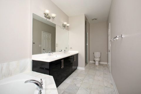 Photo 11 at 19 - 7 Brighton Place, Yorkhill, Vaughan