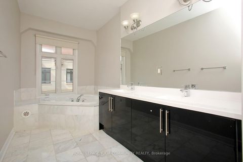 Photo 12 at 19 - 7 Brighton Place, Yorkhill, Vaughan