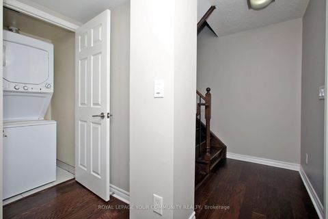 Photo 16 at 19 - 7 Brighton Place, Yorkhill, Vaughan
