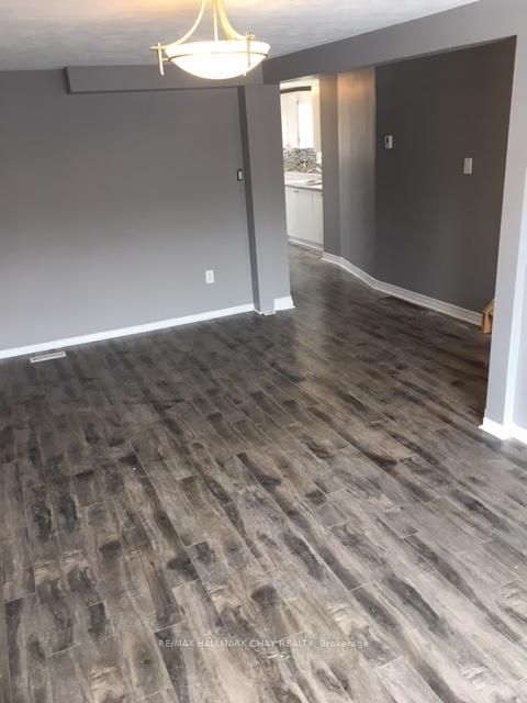 Photo 5 at 61 Corbett Drive, Grove East, Barrie