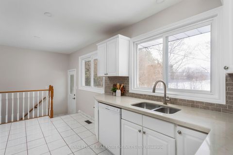 Photo 11 at 1181 Newton Road, CP College Park, Oakville