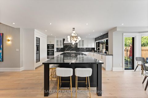 Photo 7 at 59 Mellings Drive, East Woodbridge, Vaughan