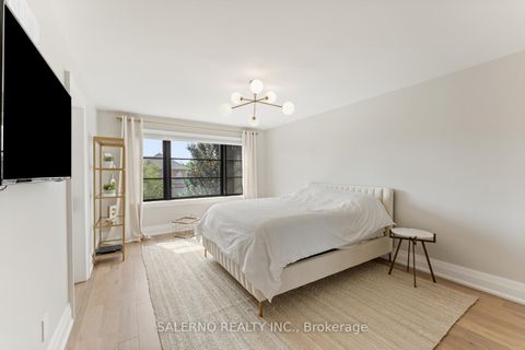 Photo 29 at 59 Mellings Drive, East Woodbridge, Vaughan