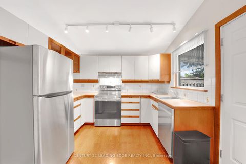 Photo 6 at 36 Benshire Drive, Woburn, Toronto