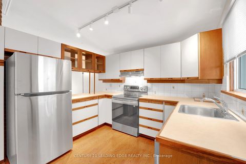Photo 7 at 36 Benshire Drive, Woburn, Toronto