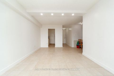 Photo 14 at 908 - 940 Caledonia Road, Glen Park, Toronto