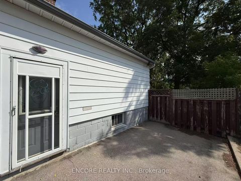 Photo 10 at 7 Weir Crescent, West Hill, Toronto