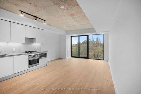 Photo 3 at 302 - 2720 Dundas Street W, Junction Area, Toronto