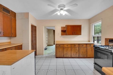 Photo 11 at 89 Chelwood Road, Ionview, Toronto