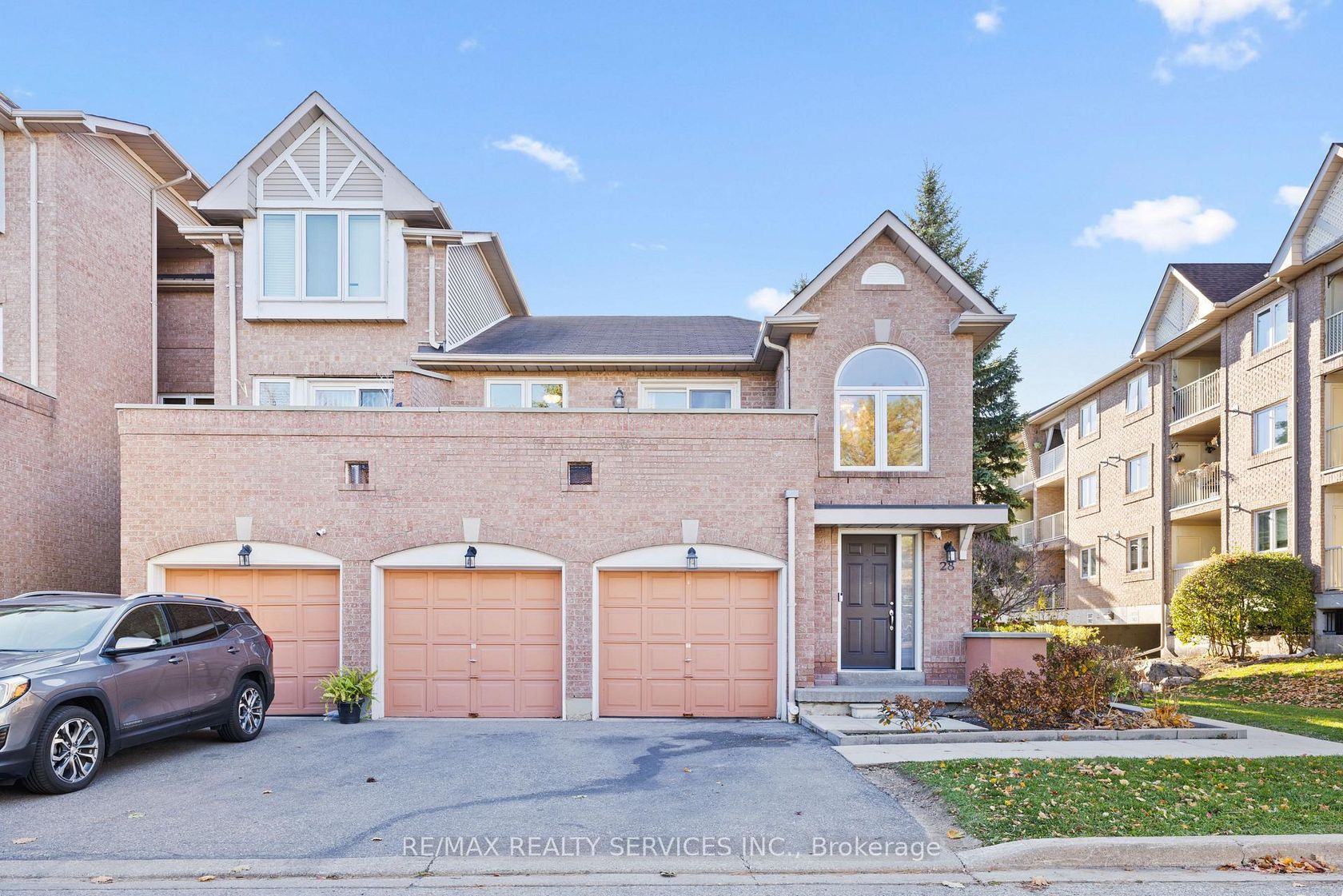 28 - 45 Bristol Road E, Hurontario, Mississauga 