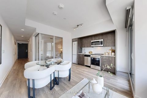 Photo 4 at 303 - 1 Cardiff Road, Mount Pleasant East, Toronto