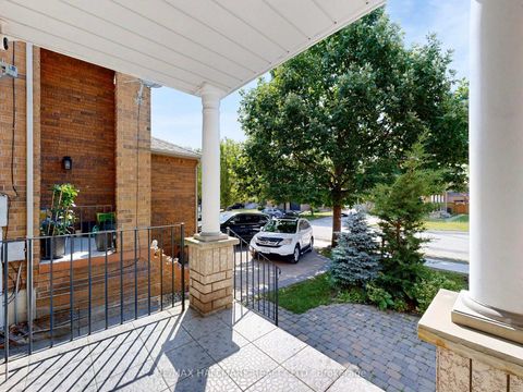 Photo 1 at 22 Laura Sabrina Drive, Sonoma Heights, Vaughan