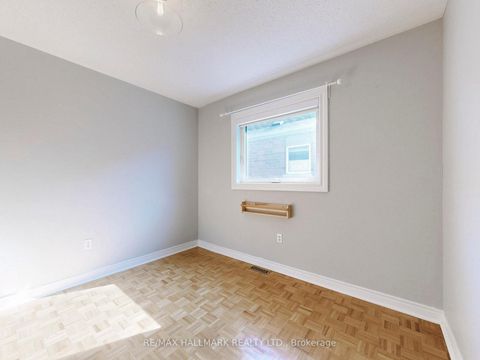 Photo 21 at 22 Laura Sabrina Drive, Sonoma Heights, Vaughan
