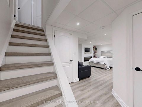 Photo 24 at 22 Laura Sabrina Drive, Sonoma Heights, Vaughan