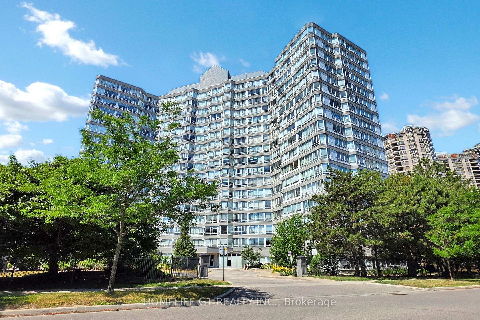 1111 - 50 Kingsbridge Garden Circle, Hurontario, Mississauga 
