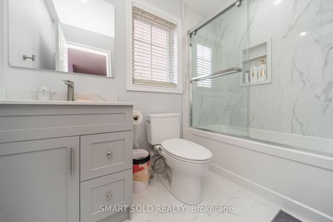 Photo 17 at 456 La Rocca Avenue, Vellore Village, Vaughan